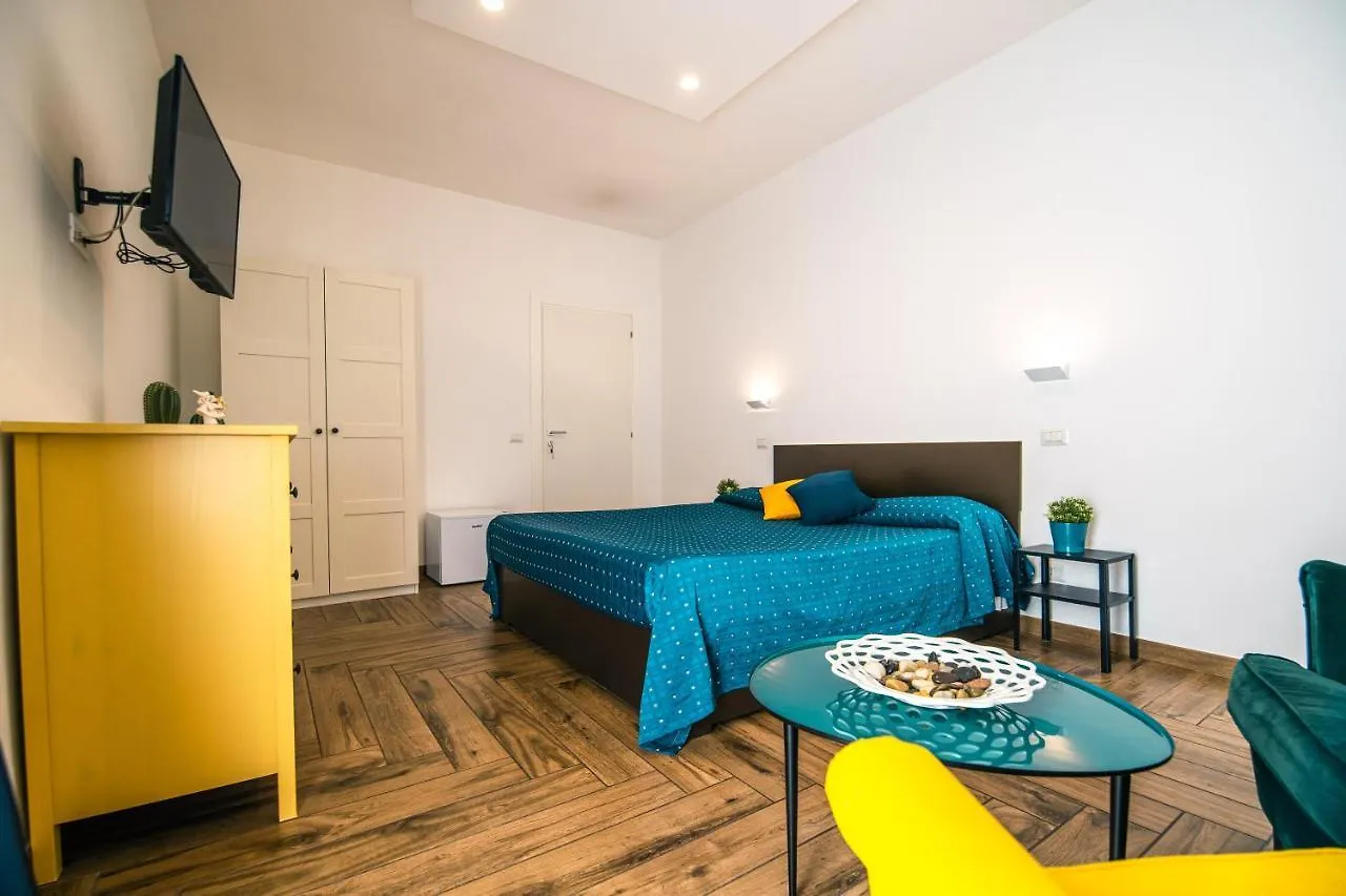 Hub Ferroviario - 12 Posti Letto Per Il Tuo Gruppo A Napoli Con Wifi E Netflix Bed & Breakfast  Naples