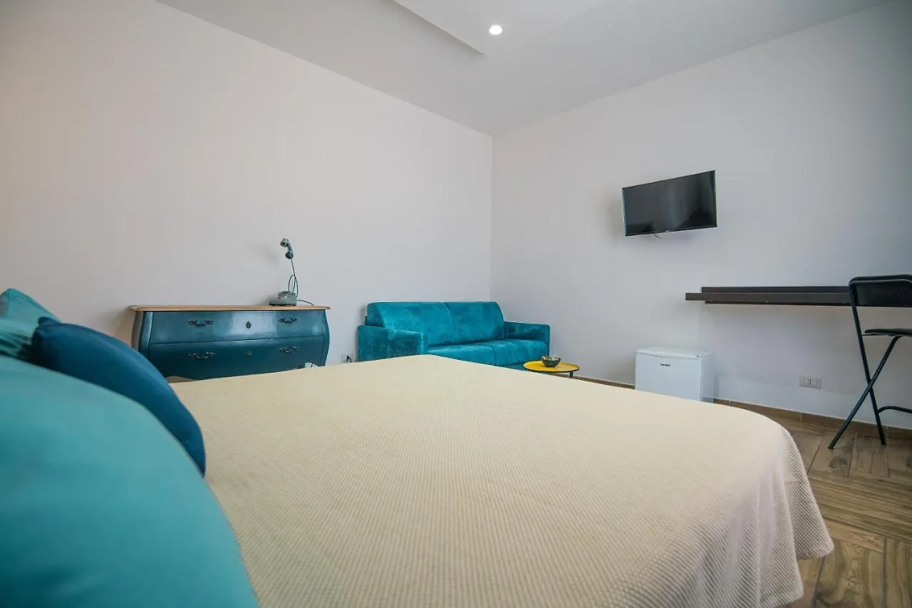 Hub Ferroviario - 12 Posti Letto Per Il Tuo Gruppo A Napoli Con Wifi E Netflix Bed & Breakfast