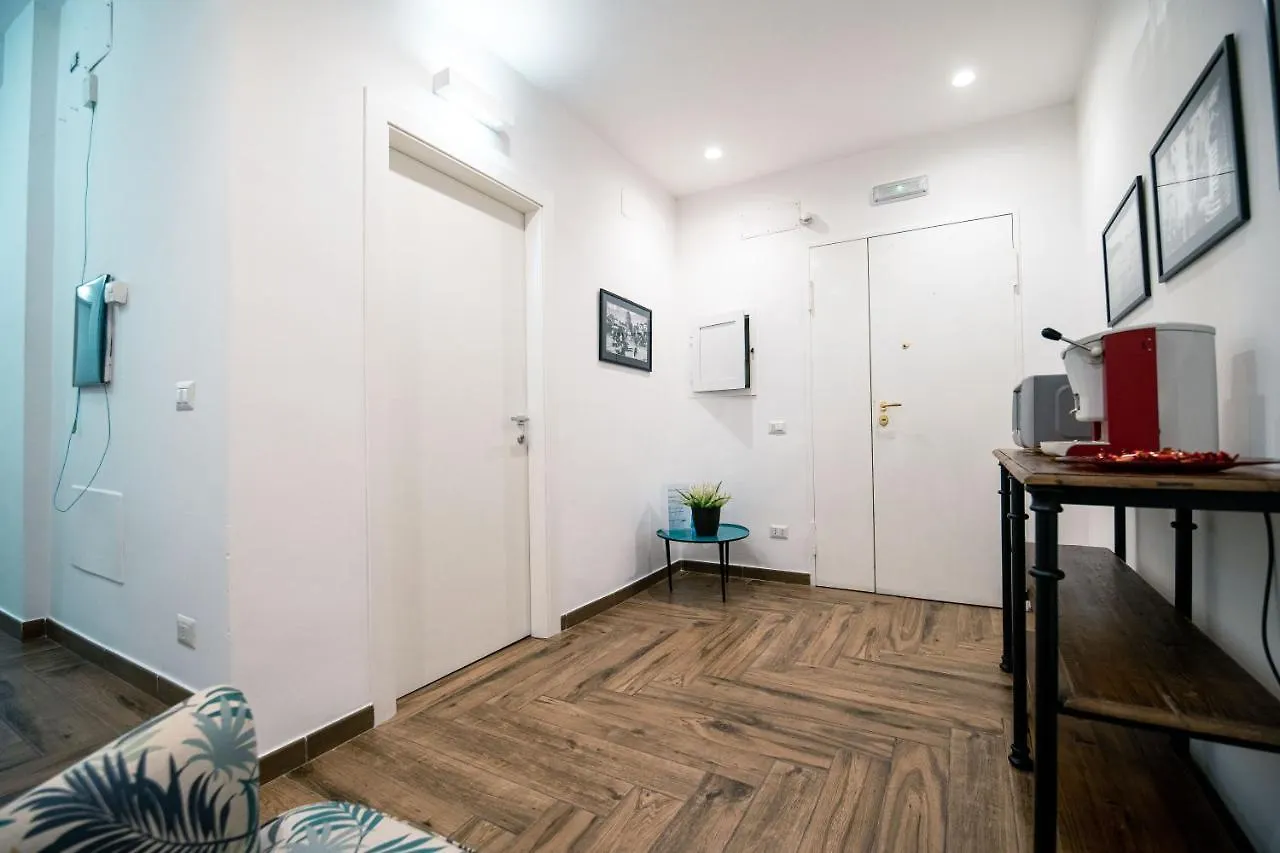 Hub Ferroviario - 12 Posti Letto Per Il Tuo Gruppo A Napoli Con Wifi E Netflix Bed & Breakfast