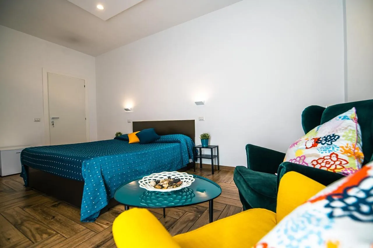 Hub Ferroviario - 12 Posti Letto Per Il Tuo Gruppo A Napoli Con Wifi E Netflix Bed & Breakfast
