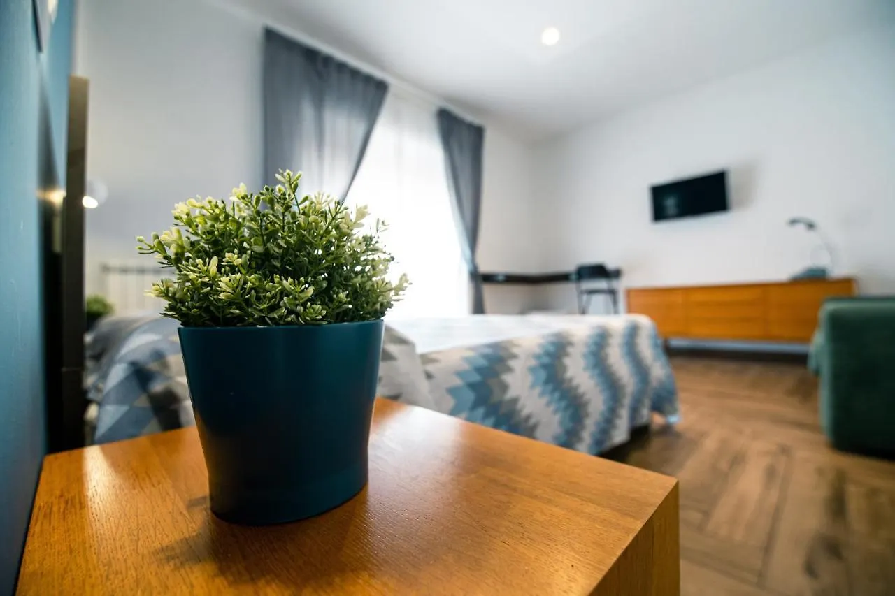 Hub Ferroviario - 12 Posti Letto Per Il Tuo Gruppo A Napoli Con Wifi E Netflix Bed & Breakfast Naples
