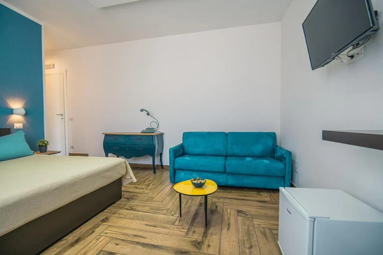 Hub Ferroviario - 12 Posti Letto Per Il Tuo Gruppo A Napoli Con Wifi E Netflix Bed & Breakfast 0*, Naples Italy