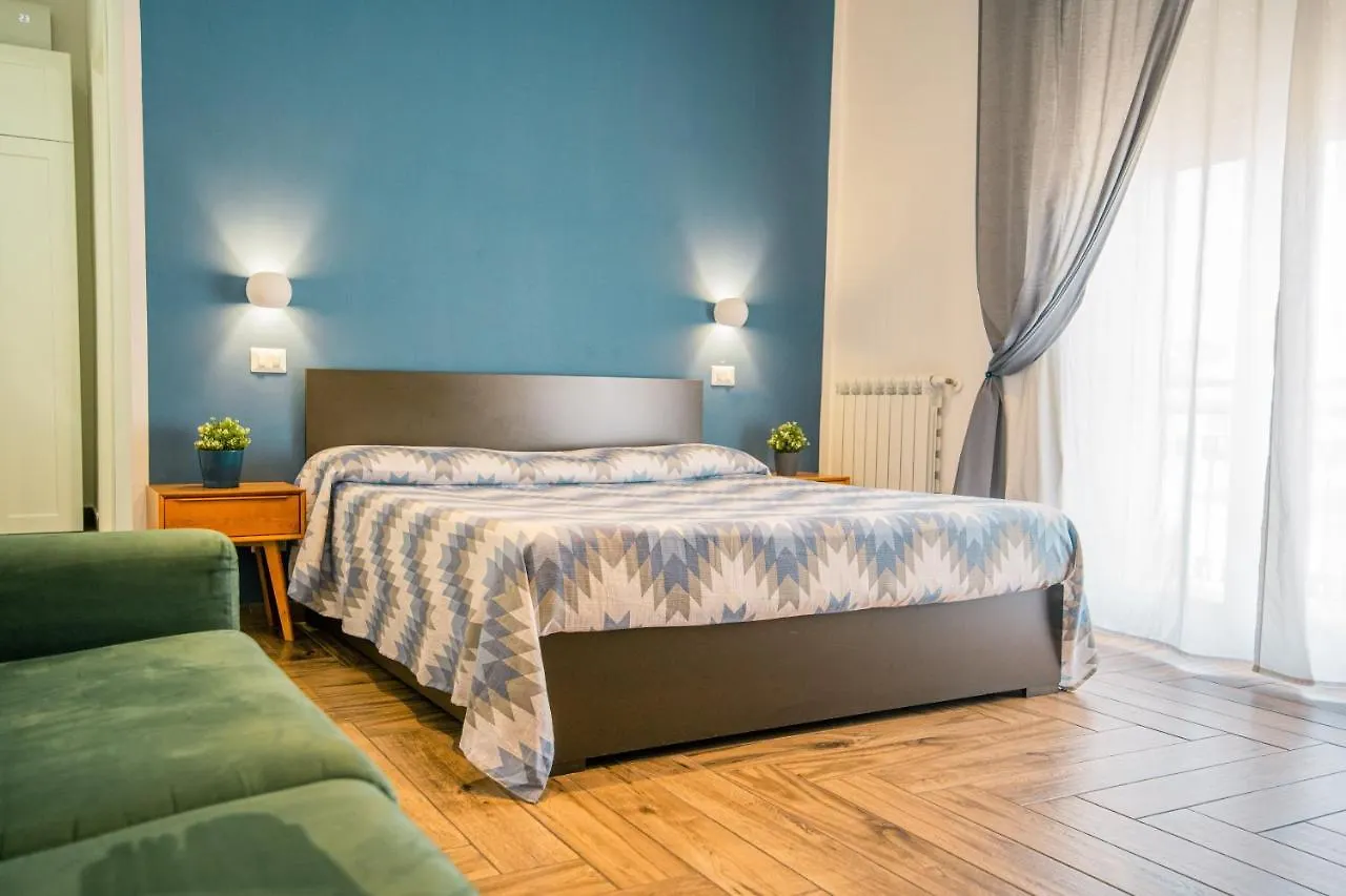 Hub Ferroviario - 12 Posti Letto Per Il Tuo Gruppo A Napoli Con Wifi E Netflix Bed and Breakfast