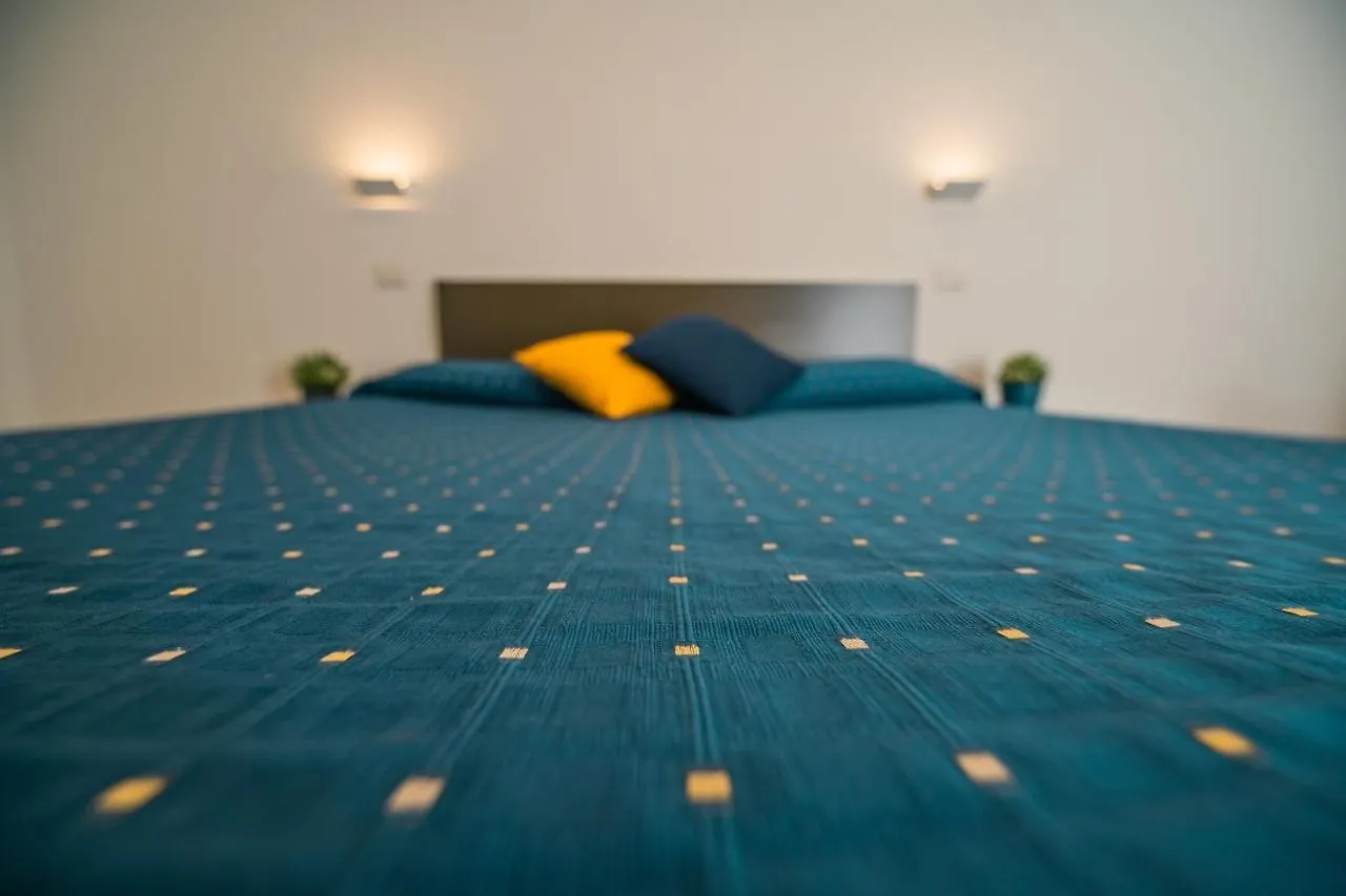 Hub Ferroviario - 12 Posti Letto Per Il Tuo Gruppo A Napoli Con Wifi E Netflix Bed and Breakfast
